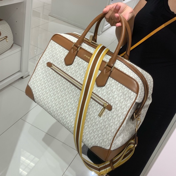 Last one 🎉New MK ✈️ Travel vanilla l - Picture 2 of 8